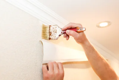 Pose de papier peint à Étain — revêtements muraux et toiles de verre